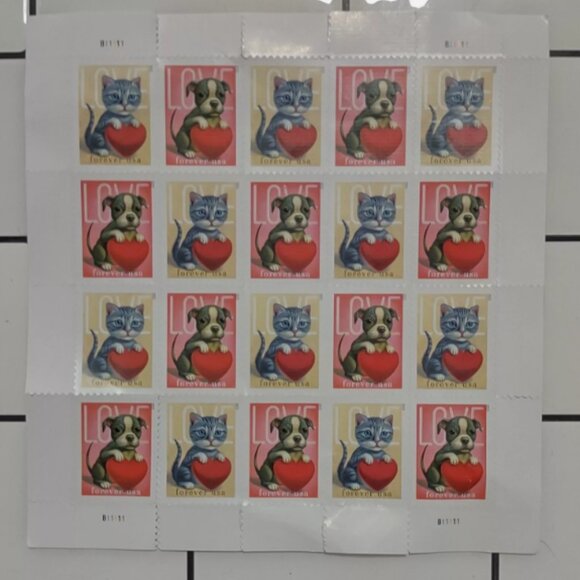 LOVE 2023 Sheet of 1000 USPS Puppy & Kitten US Forever Stamps - Picture 2 of 6